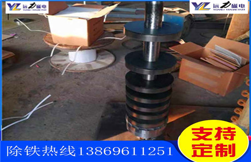 赤鐵礦磁選機(jī)，赤鐵礦磁選機(jī)在磁輥轉(zhuǎn)到前端位置時(shí)注意的問(wèn)題！_赤鐵礦磁選機(jī)在磁輥轉(zhuǎn)到前端位置時(shí)注意的問(wèn)題！廠家_除鐵強(qiáng)磁輥