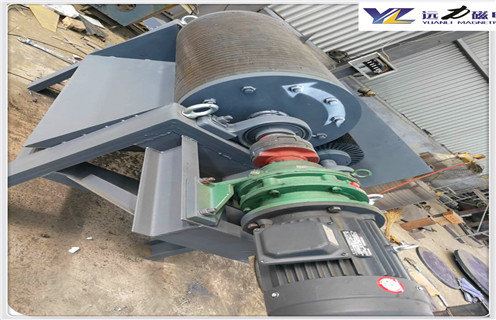 小型磁選機，小型磁選機廠家的優(yōu)質(zhì)服務(wù)是得到客戶認可的_礦用小型磁選機廠家的優(yōu)質(zhì)服務(wù)是得到客戶認可的_小型強磁滾筒磁選機