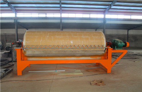 滾筒磁選機(jī)，滾筒磁選機(jī)踐行節(jié)能環(huán)保生產(chǎn)_滾筒磁選機(jī)踐行節(jié)能環(huán)保生產(chǎn)磁場(chǎng)一般為多少_磁塊如何排列